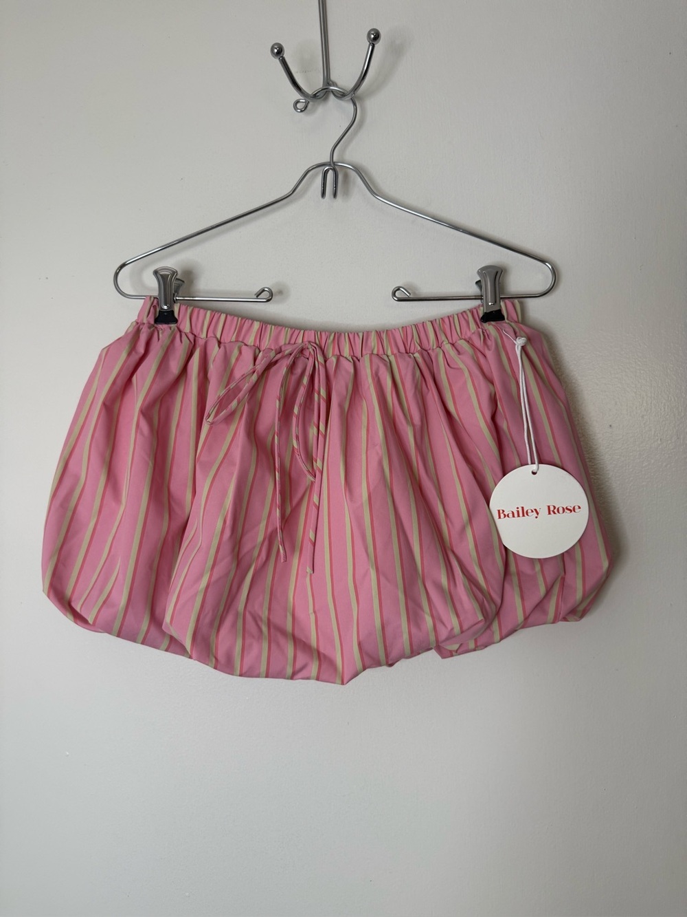 Bailey Rose, NWT, pink and tan striped, bubble, hem, mini skirt. S